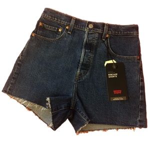 BRAND NEW LEVIS RIBCAGE SHORTS